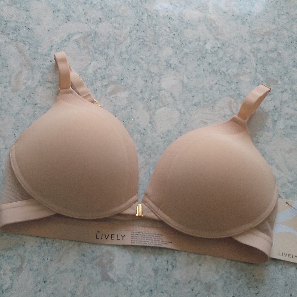 Lively bra, 38C, front closure, color toaster almond